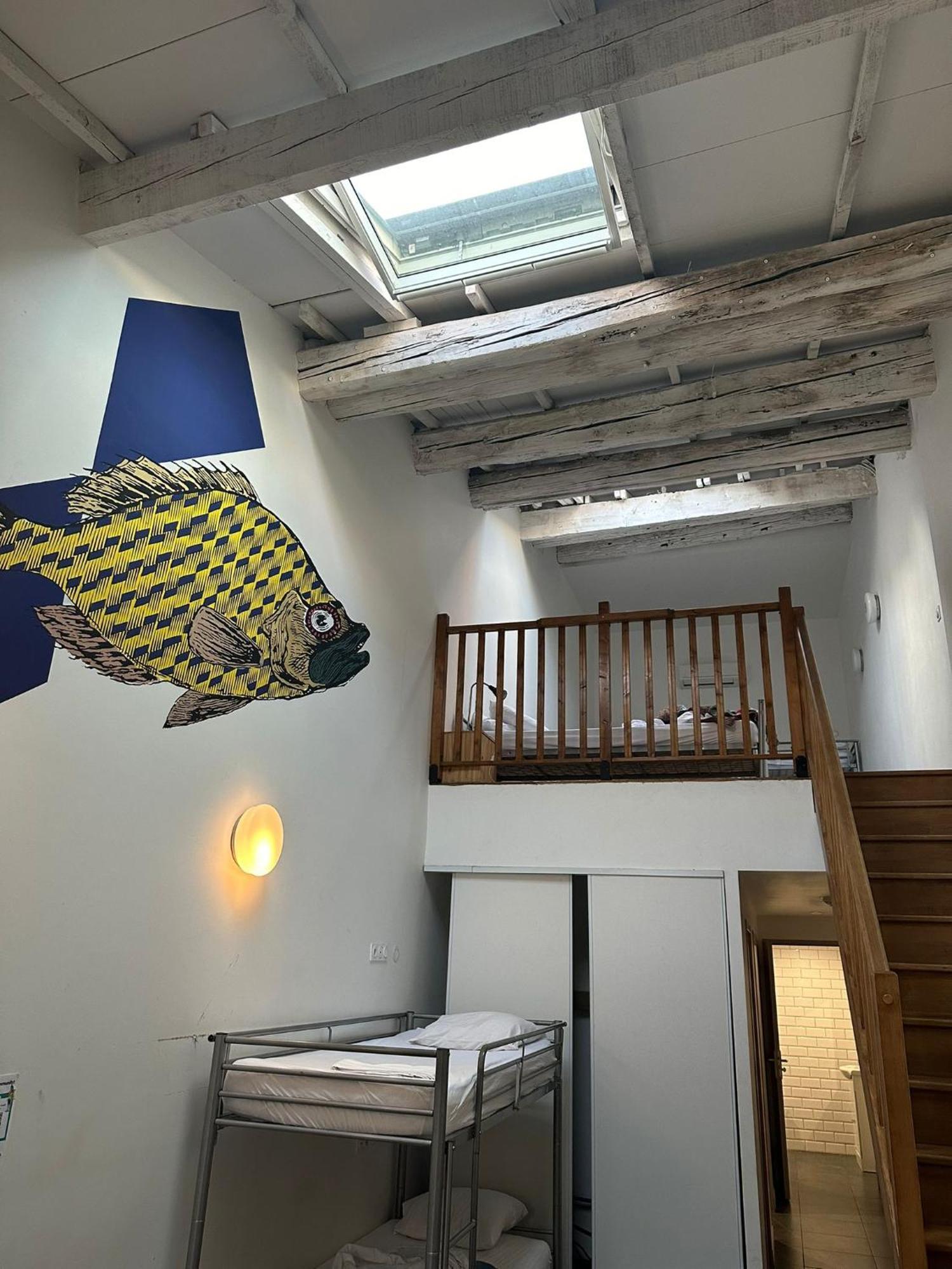 Vertigo Vieux-port Hostal *